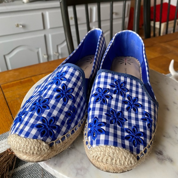 Isaac Mizrahi Womens Marilyn Canvas Flats Size 10💙 - Picture 2 of 9